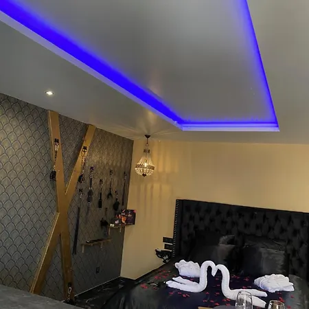 מלון אהבה Desirs D'une Nuit - Loveroom Jacuzzi *