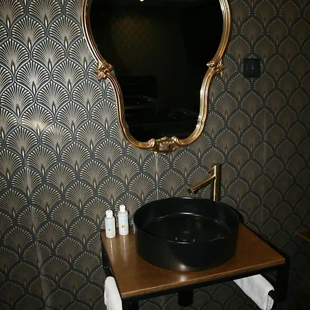 Desirs D'une Nuit - Loveroom Jacuzzi