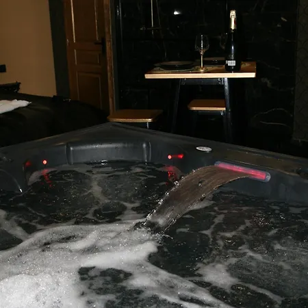 Desirs D'une Nuit - Loveroom Jacuzzi מלון אהבה Cagny (Calvados)