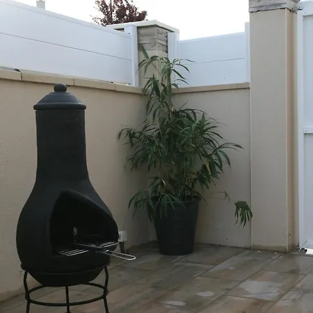 Desirs D'une Nuit - Loveroom Jacuzzi מלון אהבה *