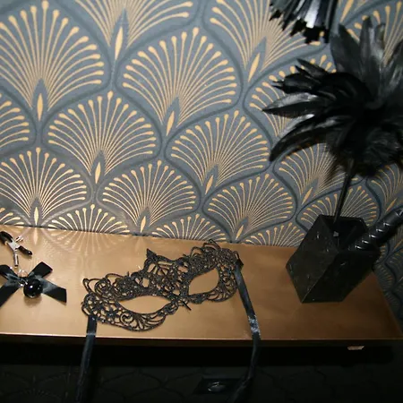 מלון אהבה Desirs D'une Nuit - Loveroom Jacuzzi Cagny (Calvados)