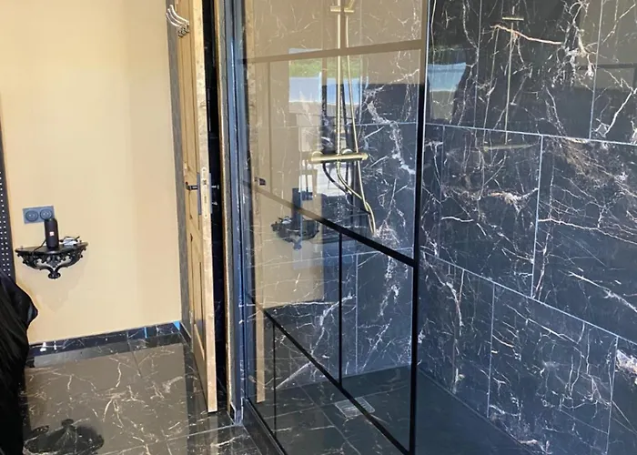 מלון אהבה Desirs D'une Nuit - Loveroom Jacuzzi