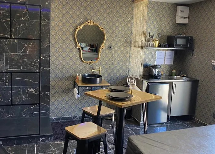 Desirs D'une Nuit - Loveroom Jacuzzi