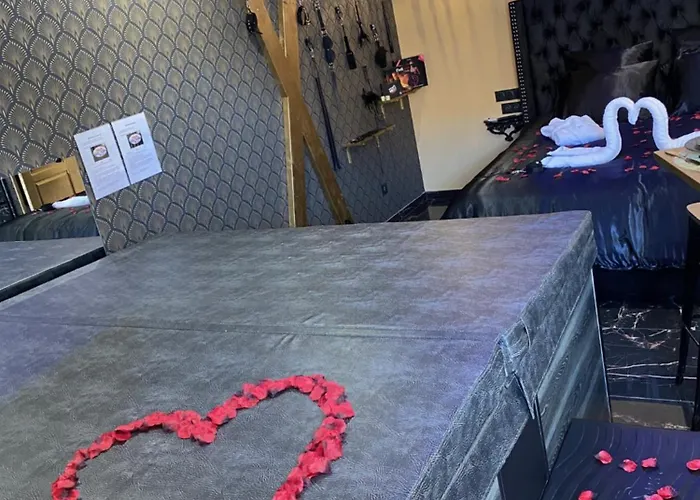 Desirs D'une Nuit - Loveroom Jacuzzi מלון אהבה Cagny (Calvados)