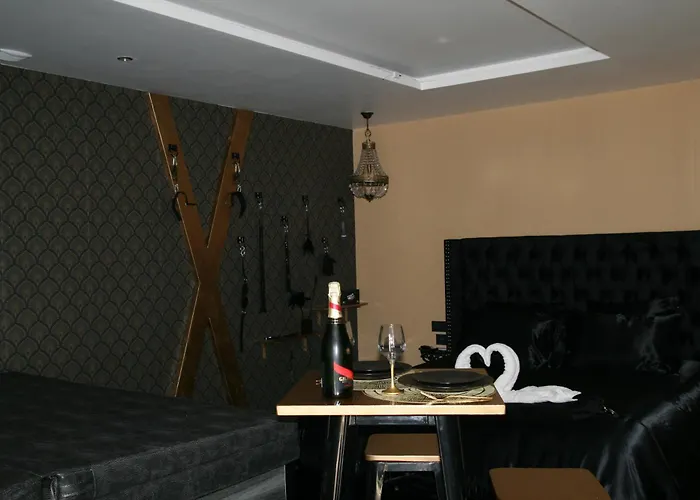 Desirs D'une Nuit - Loveroom Jacuzzi *