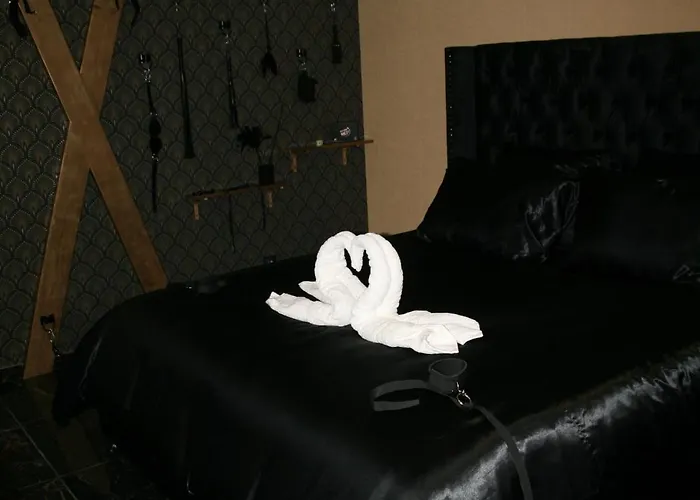 Desirs D'une Nuit - Loveroom Jacuzzi מלון אהבה Cagny (Calvados)