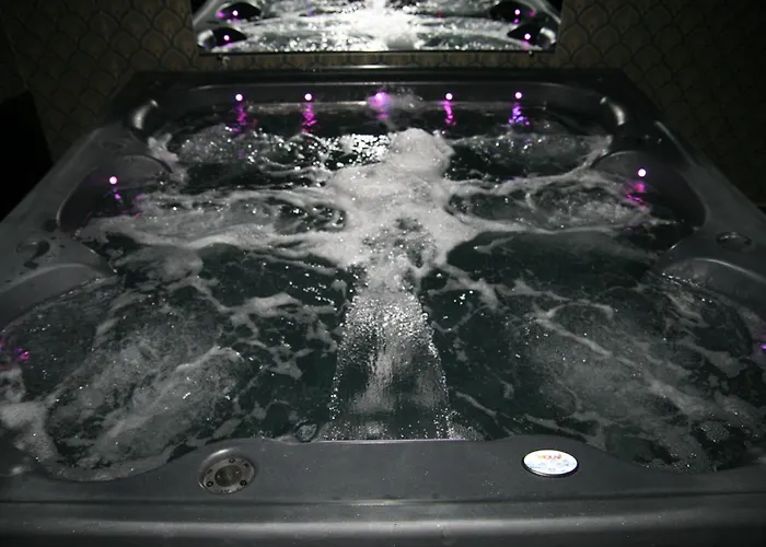 מלון אהבה Desirs D'une Nuit - Loveroom Jacuzzi Cagny (Calvados)