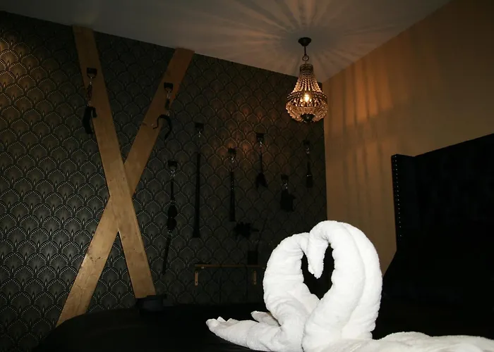 Desirs D'une Nuit - Loveroom Jacuzzi